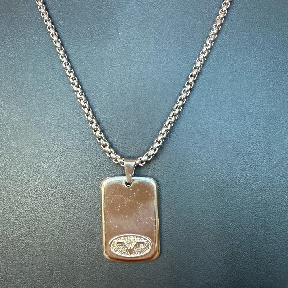 Unisex Stainless Steel Dog Tag Pendant Necklace 24” Chain